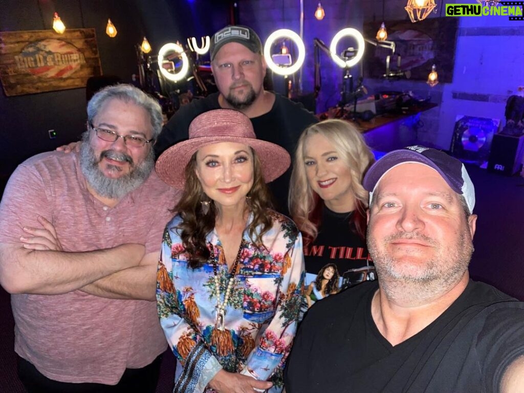 Pam Tillis Instagram - Thanks @bigdandbubba , @carsenonair and @radiopatrick for making my visit an enjoyable one! ❤️ The full interview is available on their YouTube channel. Nashville, Tennessee