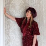 Pam Tillis Instagram - Last year during the lock down I couldn’t muster up much excitement about decorating anything - myself included. This year with the help of my niece Kat Westmoreland, I decided to get a little fancy like and do a photoshoot of some of my Christmas moods! #itsbeginningtolookalotlikechristmas