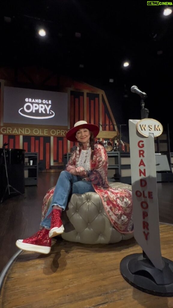 Pam Tillis Instagram - #thewanderingottoman found it’s way to the circle at the @opry! Nashville, Tennessee
