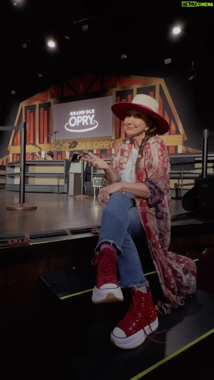Pam Tillis Instagram - How did I do @ashleymcbryde? 🎤 #pamtillis #ashleymcbryde #countrymusic Grand Ole Opry