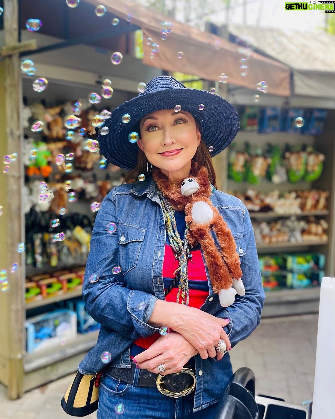 Pam Tillis Instagram - Monkey Shines Monday! 🙊🫧 Nashville Zoo