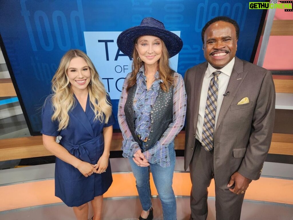Pam Tillis Instagram - Thanks to @talkofthetown_nc5 @weatherheather_nc5 @lelanstatomnc5 on NewsChannel 5 for having me this week and @ericrocksnash for having me in @fox17online this morning! See y’all tonight at @citywinerynsh! Ticket link in bio. 🎟 City Winery Nashville