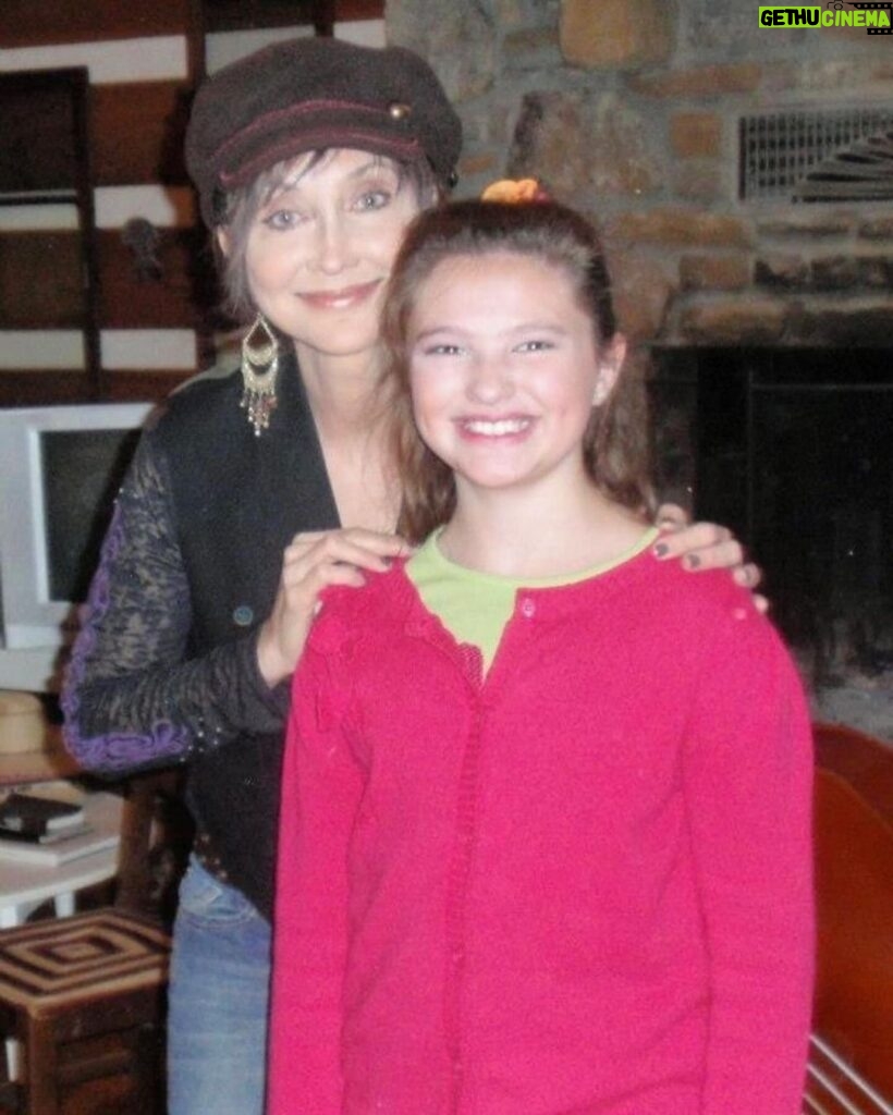 Pam Tillis Instagram - I got a bunch of bluegrass kids to be in a Halloween video. The song was Monster and the Banjo. Swipe ➡ She was good then; she’s great now. Anyway, as soon as she was old enough to play casinos, she joined the band. Fiddle, stand-up bass, flat top picking , claw hammer banjo. And oh yeah, she’s also the goat milking champion of Cheatham County! Repost: Not much has changed in 12yrs….. @pamtillis ➡ swipe