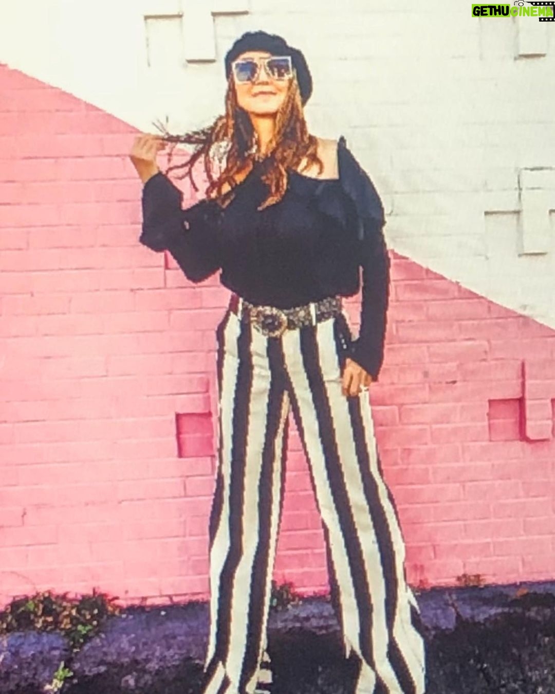 Pam Tillis Instagram - Art is everywhere! Meet it where it finds you. It starts with the spark inside.❤️❤️. Here’s to creating a beautiful new year!!! #2023 #happynewyear