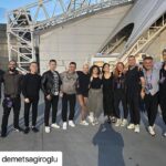 Pamela Spence Instagram - #Repost @demetsagiroglu ・・・ Yenikapı’da @championsleague @uefa_official kapsamı için yine bu şahane ekip buluştuk..Konser şahane, dostlarım daha da şahane! 🤩 @cansengun1 @pembekeci @barbarosb fermanakgul @umitsayinofficial @perdeninardindakiler @ranaturkyiilmaz @okanatakay @stolgakilic @canerustundag @onurnar @ahmet1yildirim @ahmetyildirimstudio @mehmettiren ♥️🤘🏻🥰