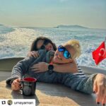 Pamela Spence Instagram - Ben de çook seviyoruum🥰🫶🏻 #repost @umayaman ・・・ Eskisi gibi olmasada yine denizdeyiz… @pembekeci coook seviyorum 🫶