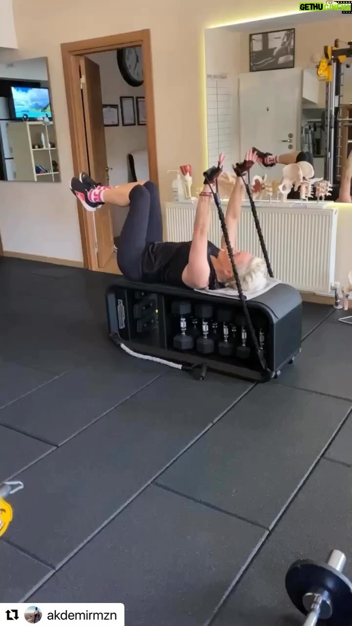 Pamela Spence Instagram - #Repost @akdemirmzn ・・・ Hayal edebilirseniz, gerçekleştirebilirsiniz. 💪🏽 . #technogym . #technogymbench . . . . . . . . . #spor #sağlık #fitness #health #summerbody #sporsalonu #gym #training #sport #pilates #workout #vucutgeliştirme #gymlife #crosfit #egzersiz #functionltraining