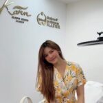 Panyanut Jirarottanakasem Instagram - รีวิวสักปากละเอียดคับ! 👄✨ ซีนตัดสินใจเพราะ : นอกจากปากดำแล้ว : ชอบเลียปากกินลิปตลอด ต้องเติมระหว่างวันบ่อย : เวลาออกกล้อง ถ่ายงานสีมันไม่ชัดคลอดทั้งวัน แต่ไอเราก็กลัวเข็ม กลัวเจ็บ กลัวปากไม่สวย กลัวโป๊ะ แต่ยาชาช่วยจริง ไม่เจ็บเลยค่ะ แค่ตึงๆปากตอนสัก เกือบหลับไปเลยแม่ 😂 การเลือกสีอาจารย์จะแนะนำให้ตรงกับผิวเรา มีการสักหลายแบบให้เราเลือก อาจารย์น่ารัก ร้านสะอาด หาข้อมูลนานมากก ก็ยอมเดินทางสิคะ ลุย และแฮปปี้อย่างที่เห็นคับ สีลอกออกภายใน 3 วัน ยิ่งครบ 7 วันสียิ่งธรรมชาติ และสีจะขับออกมาสว่างขึ้น ให้หน้าเราสว่างขึ้นเรื่อยๆ 📍ปักพิกัด @karn_beauty_brows เทศบาลตำบลเสาธงหิน บางใหญ่ (เดินทางง่าย ตรงข้ามเซ็นทรัลเวสเกต) ดูรีวิวเคสในเพจนางเยอะกว่ามากๆค่ะ** ✨ราคาโปรโมชั่นปัจจุบัน ฝังสีปาก(สักปาก) 8,900 บาท (โดยอาจารย์กานต์) ใครไปแจ้งว่ามาจากซีนได้ค่ะ ทางร้านเค้าให้ส่วนลดพิเศษนะคะ #แท็กเพื่อนไปทำสวยกันค่ะ #ครูกานต์สักคิ้วบางใหญ่ #กานต์คิ้วสวยเสริมโหงวเฮ้ง #karnbeautybrows #สักปาก #สักปากสวย #สักปากธรรมชาติ #สักปากชมพู #สักปากไม่บวม #สักปากแก้ปากดำ Karn Beauty Brows กานต์คิ้วสวยเสริมโหงวเฮ้ง