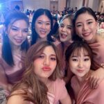 Panyanut Jirarottanakasem Instagram - เพื่อนขายออกอีกแล้ว ดีใจกะเมิงมาก หลังจากนี้คู่เมิงจะเป็นอีกคู่ที่น่าอิจฉามากๆ เรียบง่าย ราบรื่น ยั่งยืน มีความสุข ขอให้เมิงกับพี่อ๊อฟมีความสุขในชีวิตคู่มากๆ ก้าวไปอีกสเต็ป เพื่อนคอยซัพพอร์ตเสมอ Congratulations na 💗💐✨✨ #braidmaids #wedding Asawin Grand Convention Hotel