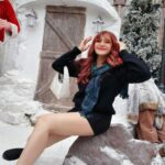 Panyanut Jirarottanakasem Instagram - Fa la la la ☃️☃️☃️ Merry Merry Christmas! ขอให้ปีนี้สนุกสนานกับโมเม้นสิ้นปี ส่งท้ายปี กับความหนาวกรุบกริบ ยิ้มส่งปีที่ทำให้เราเติบโต ต้อนรับปีที่ตื่นเต้นยิ่ง กว่านะครัชช Joy to the world ไปเลย ใครไม่ได้ของขวัญ ก็ต้องให้ของขวัญตัวเองนะ ช็อคโกแลตร้อนๆกับซีรี่ส์ดีๆซักเรื่องก็ได้ ใครไม่ได้ไปไหน ก็อย่าให้ความเหงามาทำให้เราเหี่ยวเฉา รักตัวเองและยิ้มเยอะๆ 🤍🤍🎄🎅🏻🎁 #xmas B-Story Garden Cafe & Restaurants