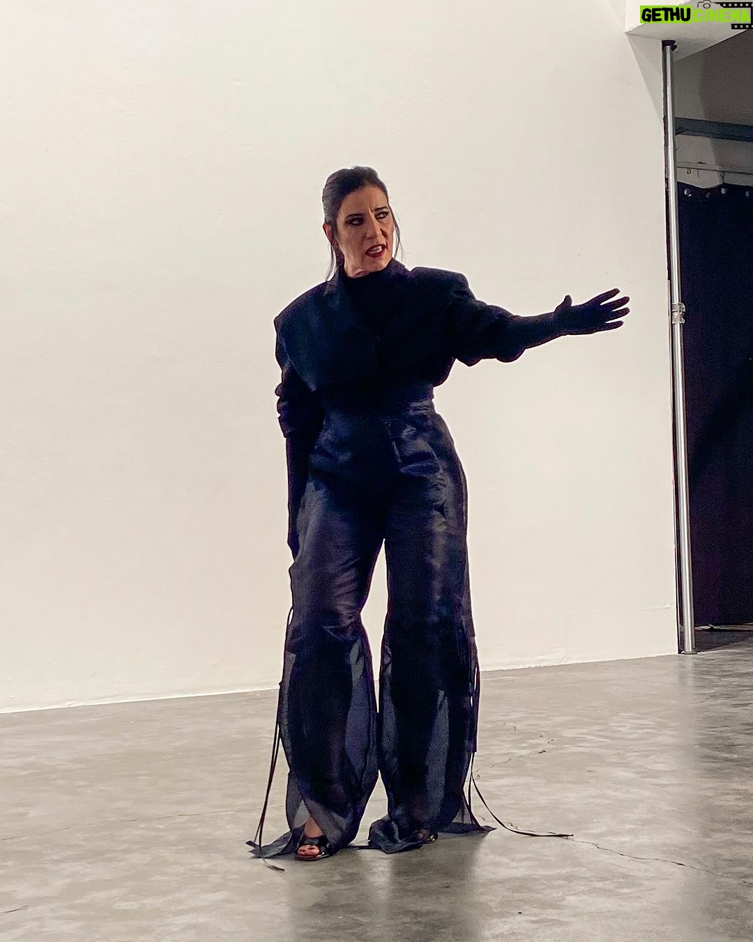 Paola Turci Instagram - Stile R&R 🎸 Vi sta piacendo il video di Caramella? 📹