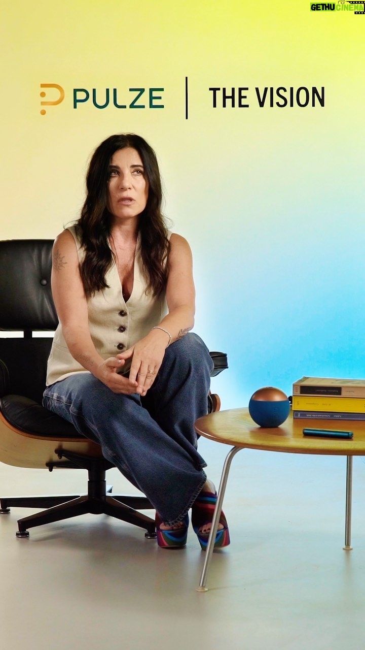 Paola Turci Instagram - Un colore per ogni emozione. Ne ho parlato con @pulzeitaly e @thevisioncom per la campagna #FeelTheTones #FeelThePulze #PulzeIt #Pulze