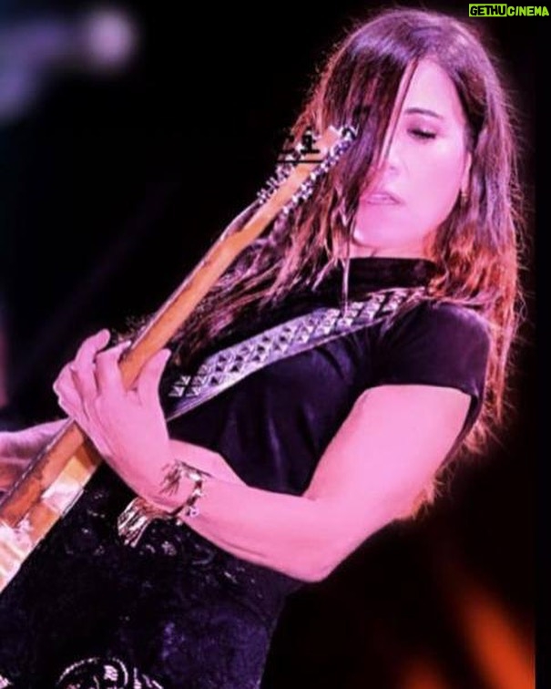 Paola Turci Instagram - Finalmente stasera si torna a teatro con "Mi amerò lo stesso"! Ci vediamo ad Adria al Teatro Comunale. Fatemi sapere nei commenti quale canzone vorreste ascoltare all’inizio dello spettacolo!