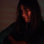 Paola Turci Instagram - Primo giro di boa per “Mi amerò lo stesso”! Grazie a chi mi ha accompagnato nei primi passi di questa nuova avventura. Ci vediamo il 7 gennaio a Pesaro al Teatro Sperimentale 🖤
