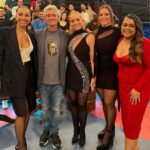 Paolla Oliveira Instagram - Muita montação, conversinhas, fotos no elevador... Foi uma alegria estar nesse programa com o @serginhogroisman, que eu admiro muito, com samba de primeira e essas mulheres com quem me identifico tanto. Esperamos vcs hoje no #AltasHoras.