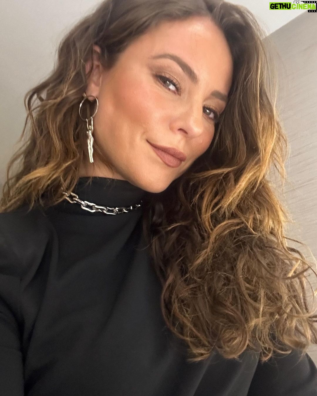 Paolla Oliveira Instagram - Selfie e close de espelho… Temos!