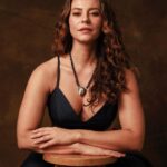 Paolla Oliveira Instagram - Ontem tive uma experiência muito especial. Falei no #CasaTPM2023 da @revistatpm, ao lado de mulheres inspiradoras, sobre os caminhos possíveis para que nossos corpos existam em paz. Foi um sábado lindo e cheio de reflexões que levarei pra vida. ❤️ Fotos @juliarodr.gues