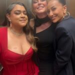 Paolla Oliveira Instagram - Muita montação, conversinhas, fotos no elevador... Foi uma alegria estar nesse programa com o @serginhogroisman, que eu admiro muito, com samba de primeira e essas mulheres com quem me identifico tanto. Esperamos vcs hoje no #AltasHoras.