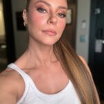 Paolla Oliveira Instagram - Se encarar de frente nem sempre é facil. Mas é o melhor caminho!!! Mais um dia pra isso. Bora?