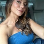 Paolla Oliveira Instagram - Chove chuva no trânsito em SP 💙🌧️🚙 São Paulo, Brazil