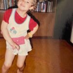 Paolla Oliveira Instagram - Do tempo das lambidas no bolo de aniversário, aos meus shows particulares de pochete e chinelo no meio da sala. Faço um exercício de cuidar dessa menina, dessa criança que mora em mim. Tarefa desafiadora, mas que me mantem viva e vibrante. Um #DiaDasCrianças de amor e paz para todas as crianças desse mundão e um convite pra vcs darem espaço pra sua criança interior ser bem feliz!