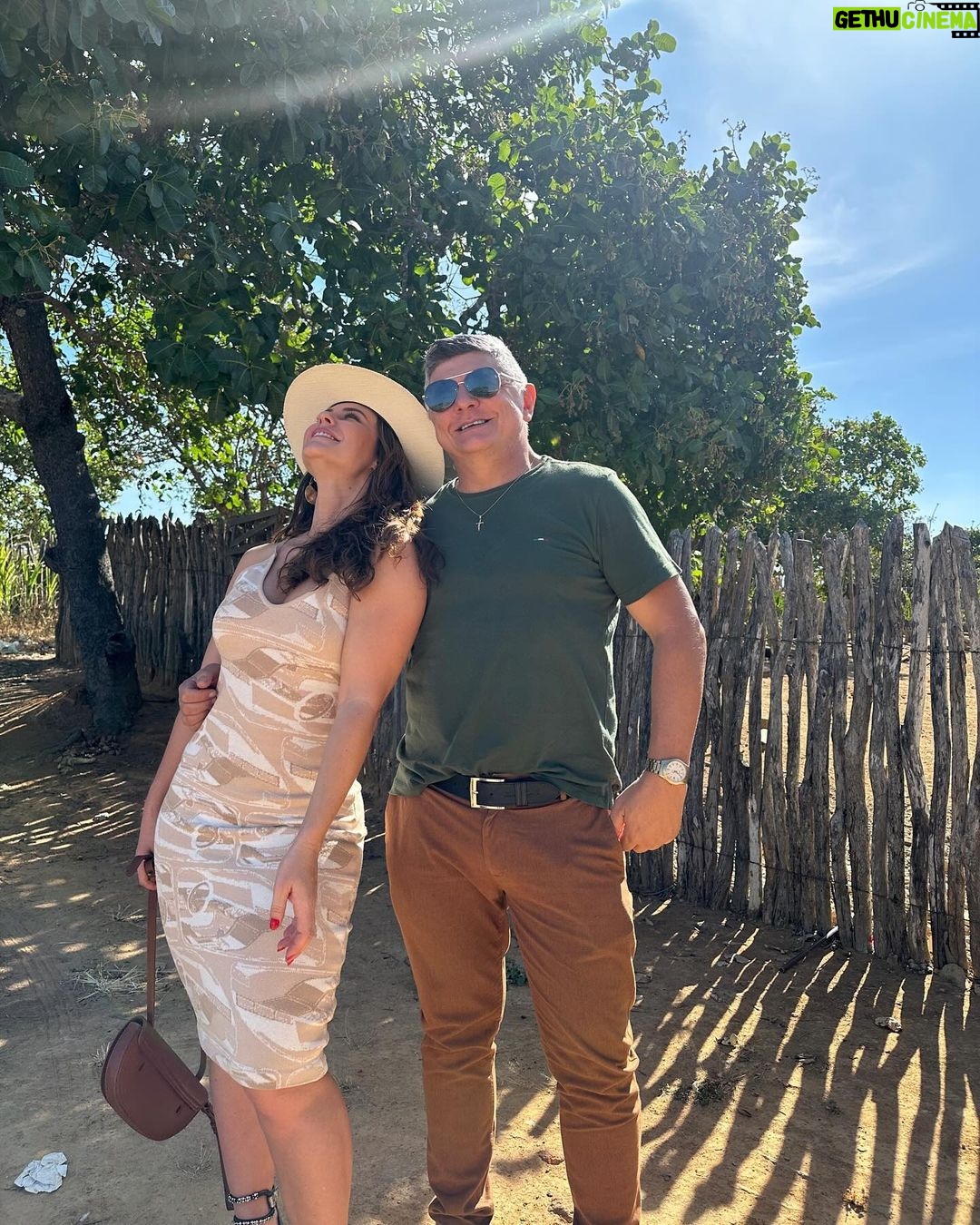 Paolla Oliveira Instagram - Um universo particular… Sem grandes takes ou fotos icônicas. Só dando tempo pra que as coisas façam sentido de novo, com lembranças de coisas que ja passaram, mas que moram aqui na gente… Nele e em nós que viemos depois. Aqui reside o tempo que a vida corrida faz passar depressa demais e borra o que mais é importante… A vida que a gente leva e as pessoas que a gente ama. Rio Grande do Norte