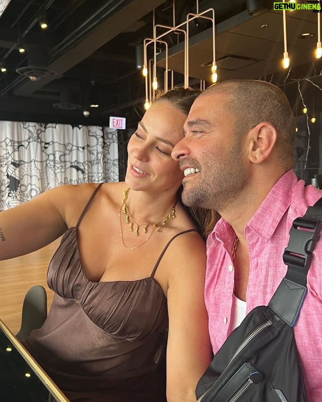 Paolla Oliveira Instagram - Confesso que andei vivendo e esquecendo de fazer registros incríveis 😂 e mesmo assim tanta coisa que aconteceu essa semana. Cada uma delas deixou uma marca, um gosto, um sorriso… Lembrar é bom, mas a vida é agora. Bora em frente que tem mais. #photodump