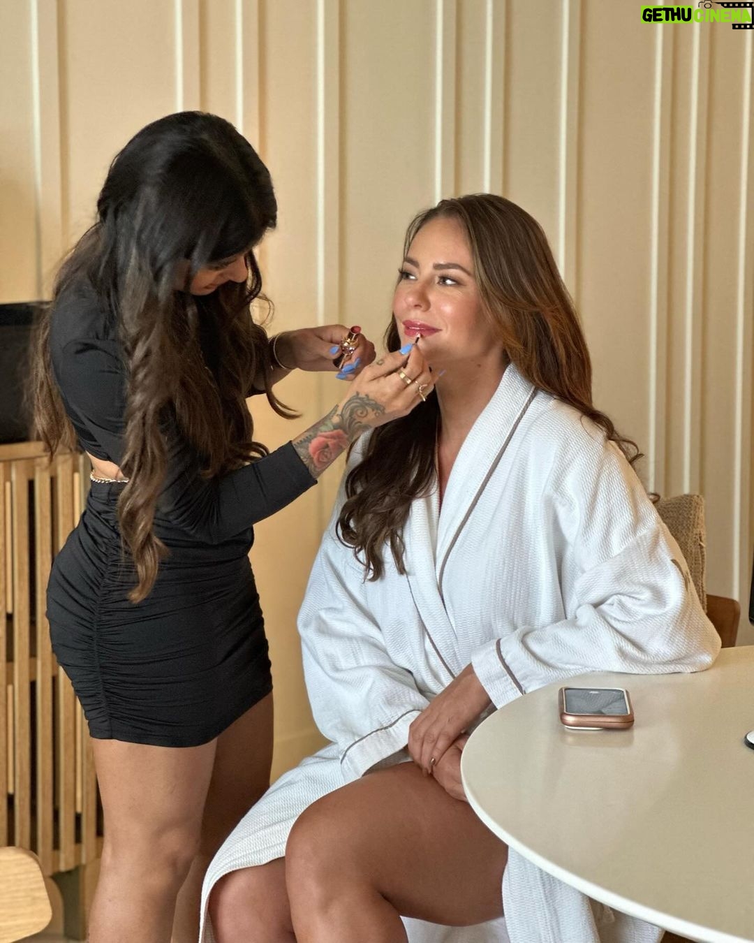 Paolla Oliveira Instagram - Confesso que andei vivendo e esquecendo de fazer registros incríveis 😂 e mesmo assim tanta coisa que aconteceu essa semana. Cada uma delas deixou uma marca, um gosto, um sorriso… Lembrar é bom, mas a vida é agora. Bora em frente que tem mais. #photodump