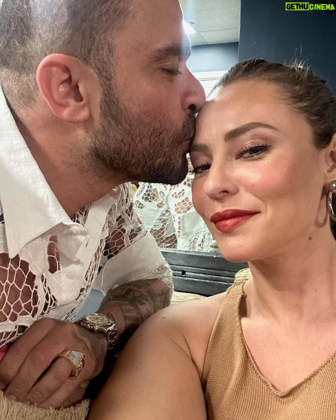 Paolla Oliveira Instagram - O mundo faz respirar e dançar… A noite vai ser boa 🤎🎶