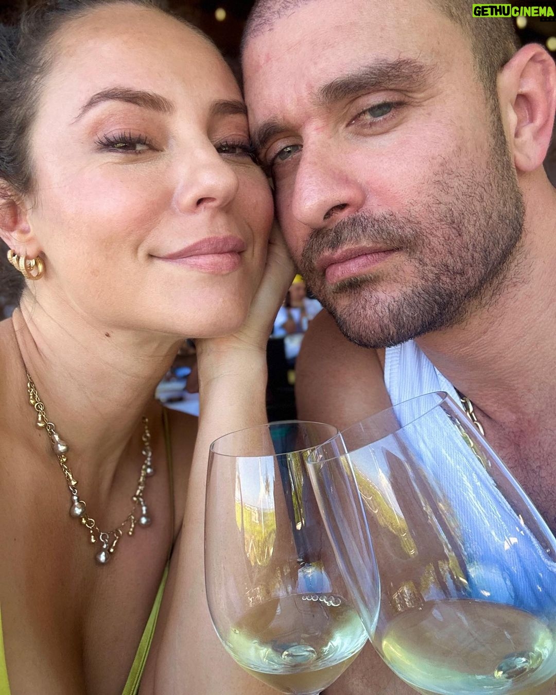Paolla Oliveira Instagram - Férias pra mim, trabalho pra ele, vida que segue para os dois... Tem hora que o melhor é deixar a vida nos levar… E juntos ❤️