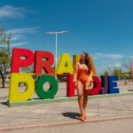 Paolla Oliveira Instagram - A @naturabroficial me chamou pra curtir o verão do melhor jeito: celebrando meu corpo hoje, sem deixar pra amanhã. ☀ Fui à ativação da Natura na Praia do Futuro, em Fortaleza, que mudou de nome temporariamente para Praia do Hoje e me joguei! Com sol, mar e as linhas de verão Tododia Acerola e Hibisco & Manga Rosa e Água de Coco não tem como não ficar feliz, né? #TBTdeVerão #VerãoTododia