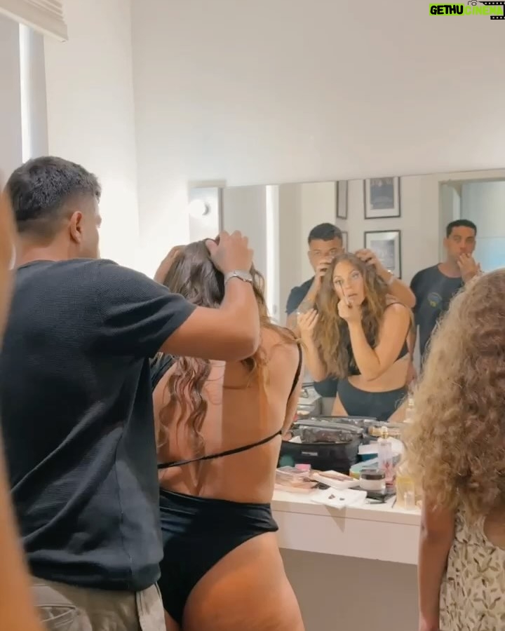Paolla Oliveira Instagram - pronto, voltei. 😎