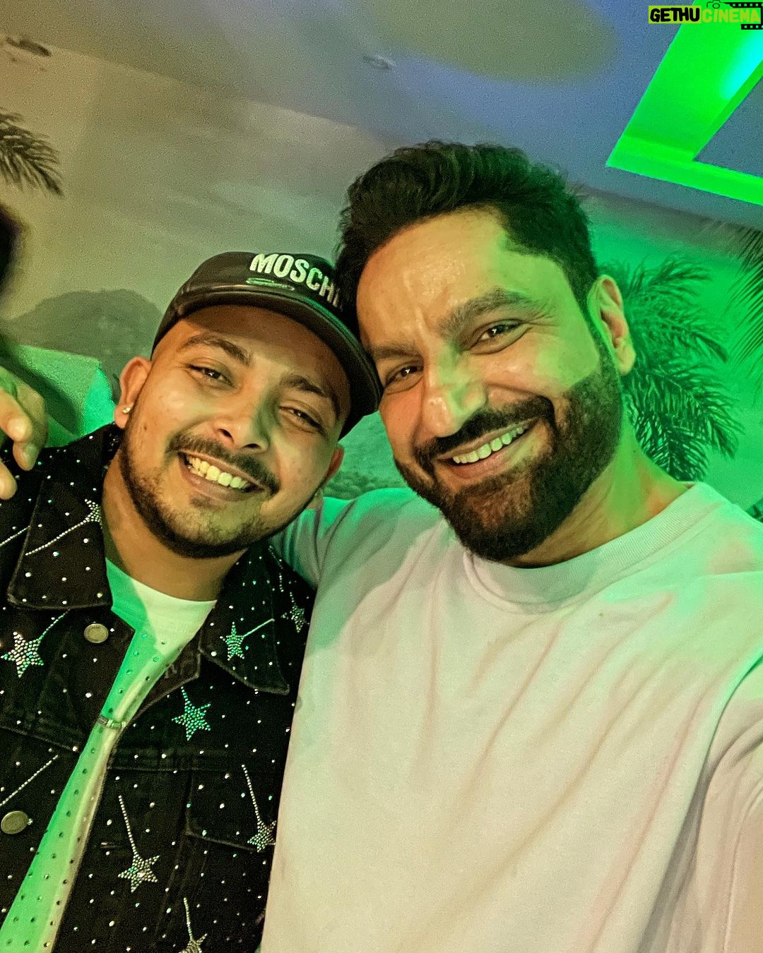 Parag Tyagi Instagram - Happy birthday mere bhai @prithvishaw . lotsss of love, great health & luck 🤗🤗❤️❤️