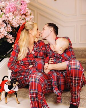 Paris Hilton Instagram - Merry Christmas from the Hilton-Reums! 🎁🎄 At the beginning of 2023, I could never have imagined the happiness and gratitude I would feel in this moment ❤️ My beautiful family of four, my fairytale dream come true! ✨🥹