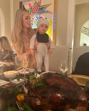 Paris Hilton Instagram - So much to be grateful for this Thanksgiving🥰🩵👶🏼👶🏼💗
#SlivingMom ✨