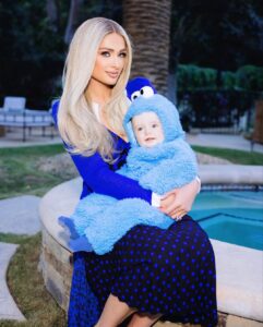Paris Hilton Instagram - I think I might have an addiction to baby costumes 😂 I can’t help it!! 🥹💙👶🏼 #CookieMonster #SlivingMom ✨ Beverly Hills, California