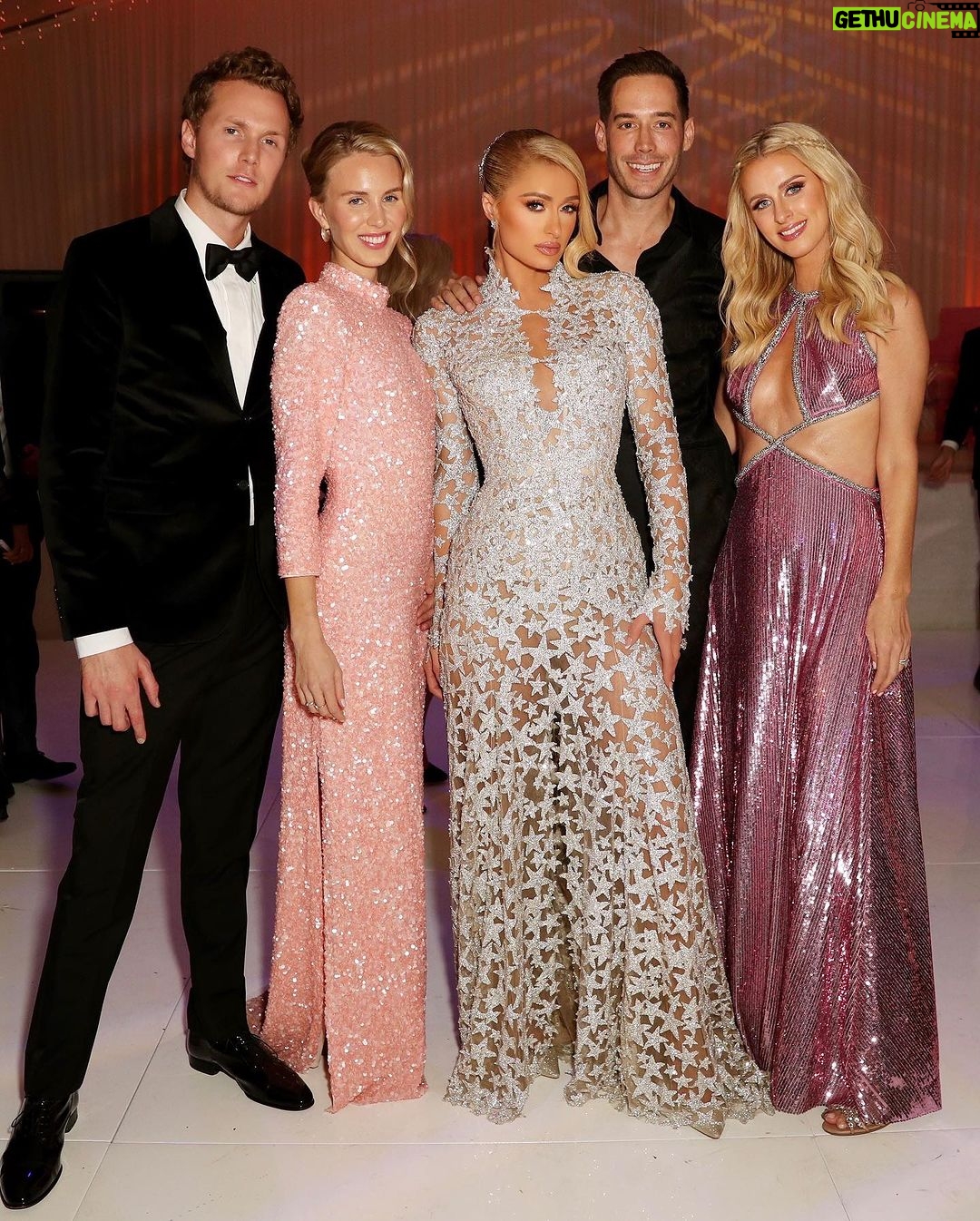 Paris Hilton Instagram - Happy Birthday to my amazing brother @BarronHilton! 🎈🎂🎈 It’s so special watching you become the incredible father you are and to be your big sis🥹 Love you so much🥰