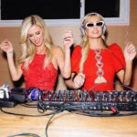 Paris Hilton Instagram - No one knows how to throw a party like @KathyHilton 👑✨ Happy Holidays from the Hiltons! 🎅🏻🎄🎁 #MerrySlivmas ❄️ Bel Air