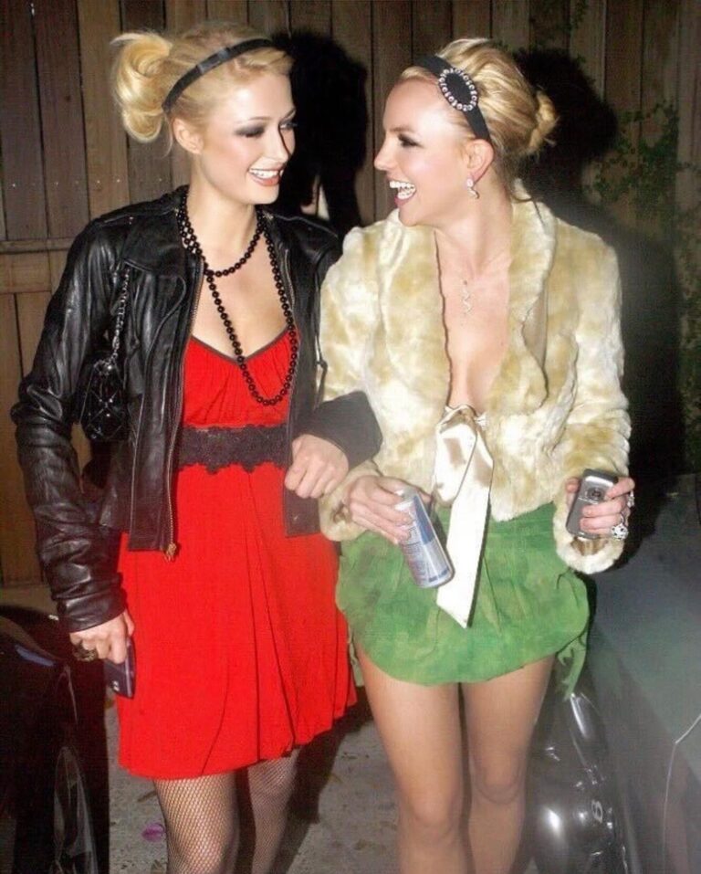 Paris Hilton Instagram - Happy Birthday @BritneySpears 👑 So many fun memories together👯‍♀️ Love you so much🥰 Sending you lots of love on your special day!🩷 Keep shining sis💫
