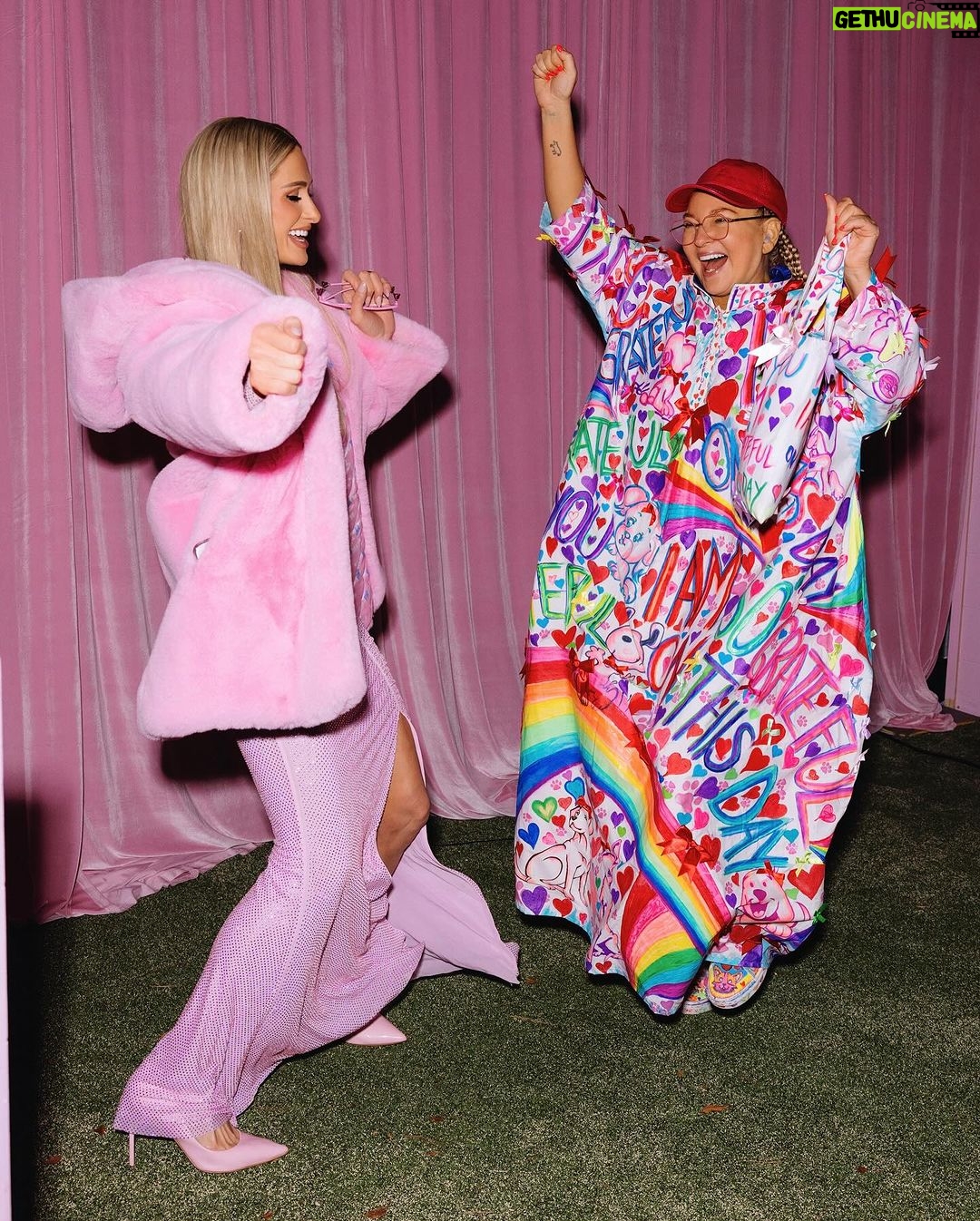 Paris Hilton Instagram - Had the most epic night celebrating the release of Paris in Love with the best of friends 💘 Stream now on @Peacock!!💗 #Slivmas 🔥 Beverly Hills, California