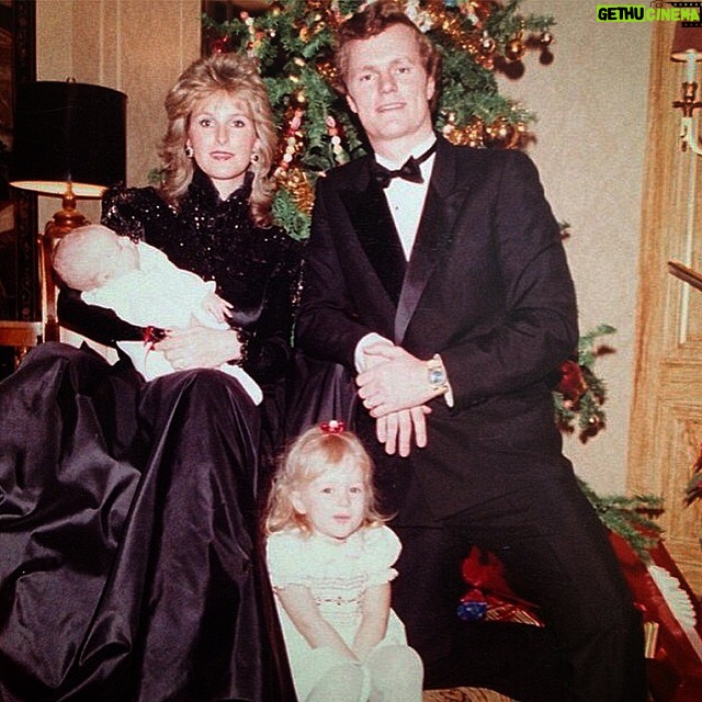 Paris Hilton Instagram - Happy anniversary to my incredible parents @KathyHilton @RickHilton7! 💗 I'm so grateful to have grown up looking up to your beautiful love for one another and the example you set for me becoming a mother. I love you both so much! 💕 🥹