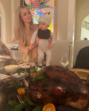 Paris Hilton Instagram - So much to be grateful for this Thanksgiving🥰🩵👶🏼👶🏼💗
#SlivingMom ✨