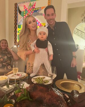 Paris Hilton Instagram - So much to be grateful for this Thanksgiving🥰🩵👶🏼👶🏼💗
#SlivingMom ✨