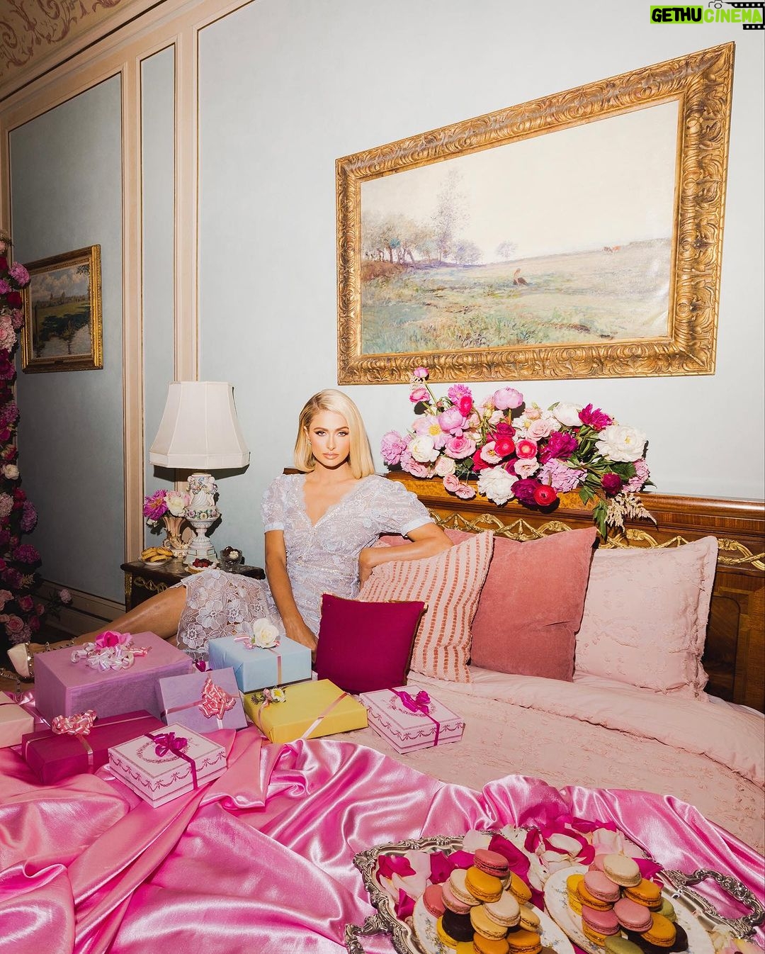 Paris Hilton Instagram - I can't wait for you all to watch the new season of Paris in Love!💕 #ParisinLove #LovesIt @Peacock 📺