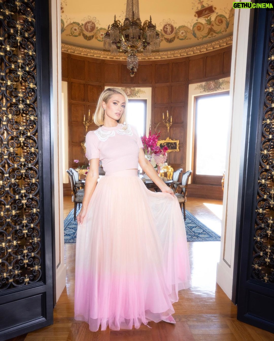Paris Hilton Instagram - I can't wait for you all to watch the new season of Paris in Love!💕 #ParisinLove #LovesIt @Peacock 📺
