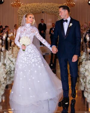 Paris Hilton Instagram - Before 2021, 11:11 was just my favorite time of day✨Now it's the anniversary of one of the best days of my life🥰👰🏼‍♀️ Happy 2 year anniversary my love!😍Thank you for making me feel like the luckiest girl in the world every single day.👸🏼 So happy and grateful for this beautiful life we are building together🥹🥲😍 Love you so much Dada☺️