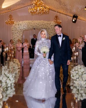 Paris Hilton Instagram - Before 2021, 11:11 was just my favorite time of day✨Now it's the anniversary of one of the best days of my life🥰👰🏼‍♀️ Happy 2 year anniversary my love!😍Thank you for making me feel like the luckiest girl in the world every single day.👸🏼 So happy and grateful for this beautiful life we are building together🥹🥲😍 Love you so much Dada☺️