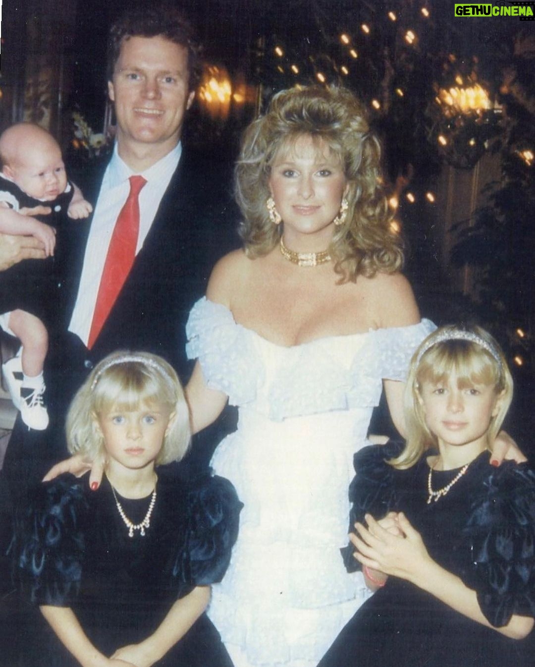 Paris Hilton Instagram - Happy Birthday to my amazing brother @BarronHilton! 🎈🎂🎈 It’s so special watching you become the incredible father you are and to be your big sis🥹 Love you so much🥰
