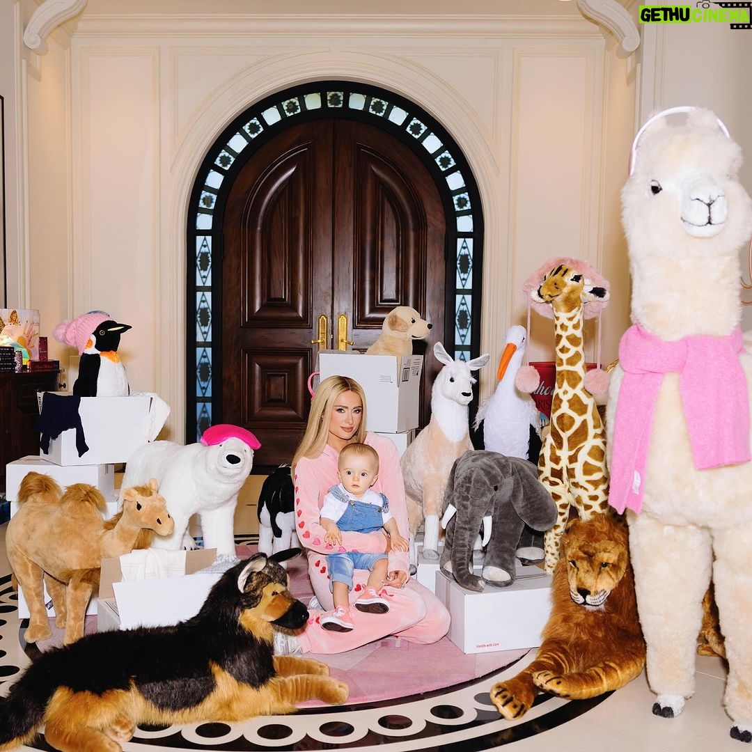 Paris Hilton Instagram - Celebrating with my Birthday Boy β¨π¦π¦π±πΌββοΈπΆπΌππ§π©΅β¨ Beverly Hills, California