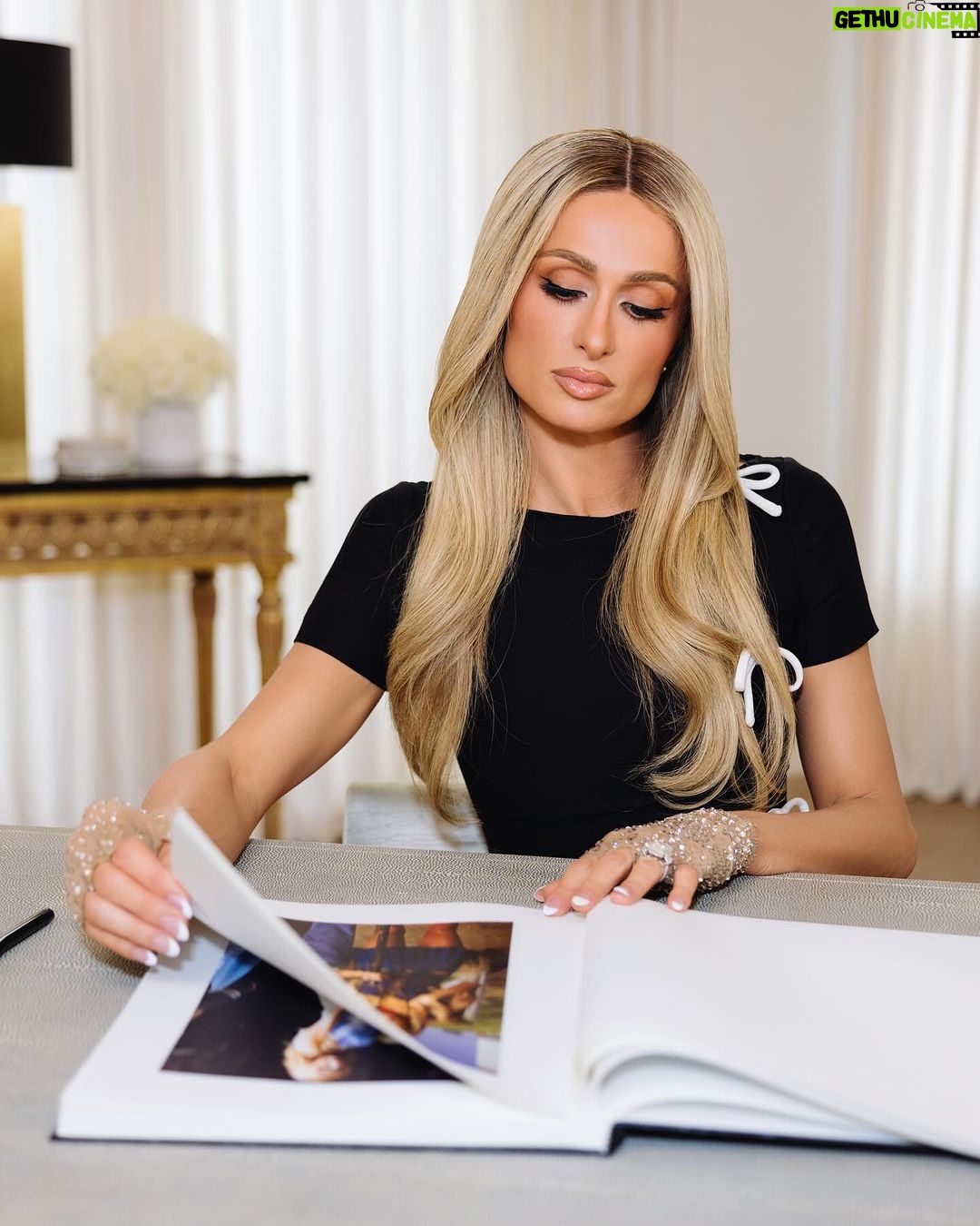 Paris Hilton Instagram - Itβs always a good idea reflect on your past...especially when itβs full of iconic looks β¨ππ₯ My #LifeInLooks with @BritishVogue is linked in my bio π